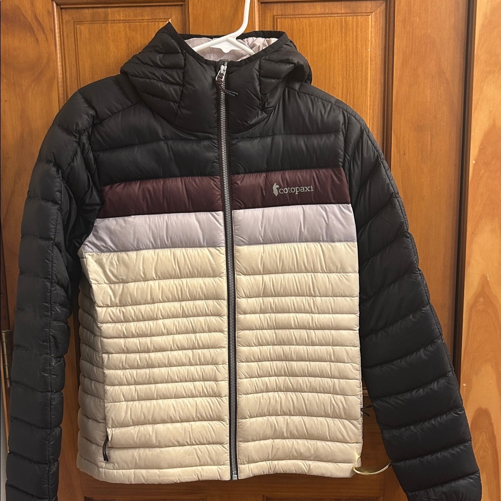 Women’s Cotopaxi Fuego Down Hooded Jacket